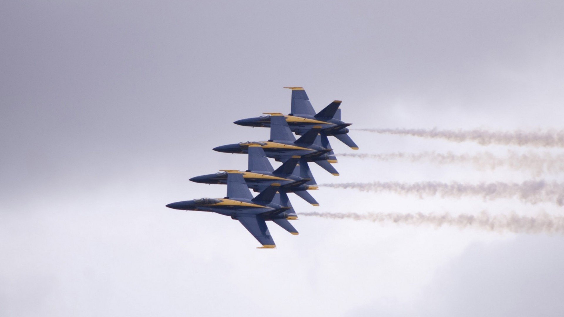 特色足球商品在国际市场稳步扩大,推动体育产业出口,足球特色展示